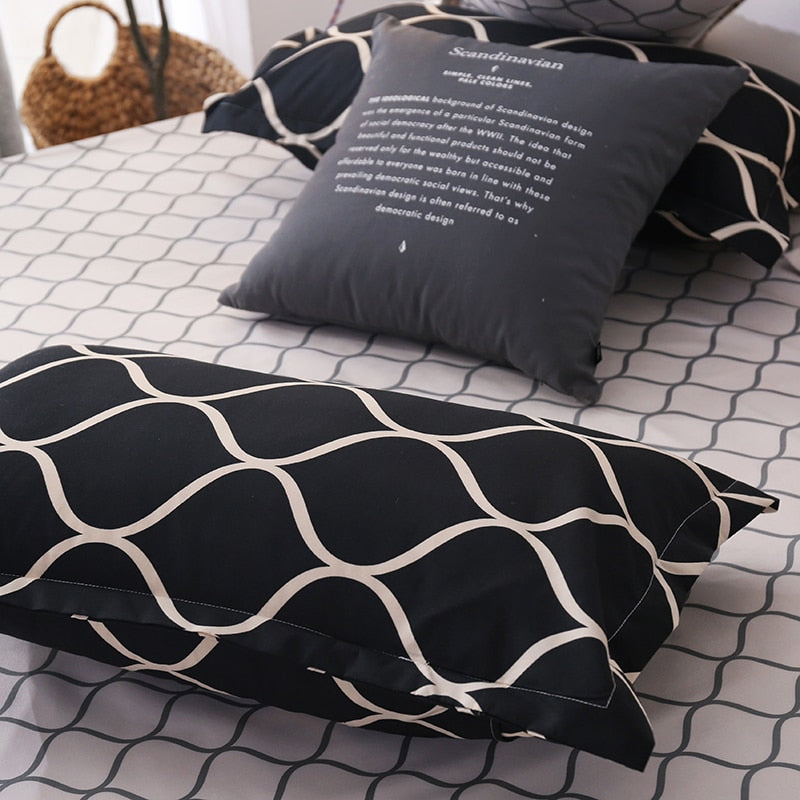 Geometric Trellis Reversible Duvet Cover Set – Black or Grey