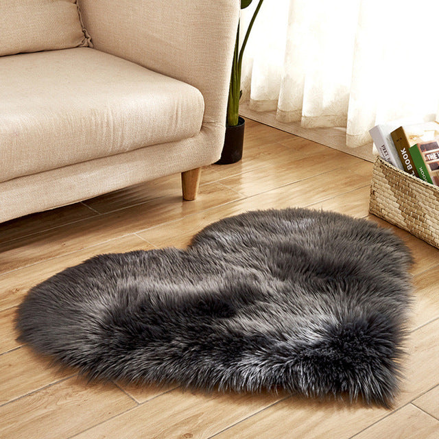 Love Heart Faux Fur Rug – Dark Grey