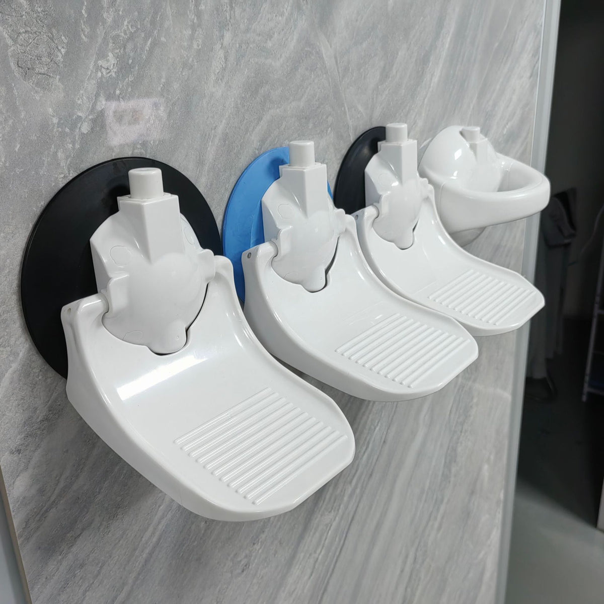 Suction-Cup Shower Footrest – image 2