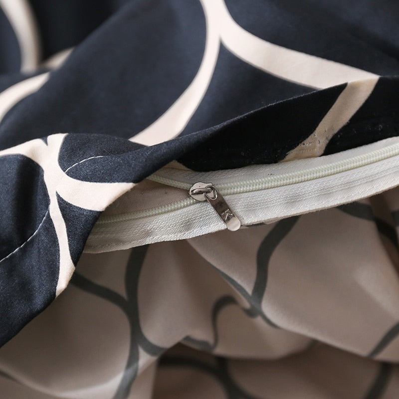 Geometric Trellis Reversible Duvet Cover Set – Black or Grey