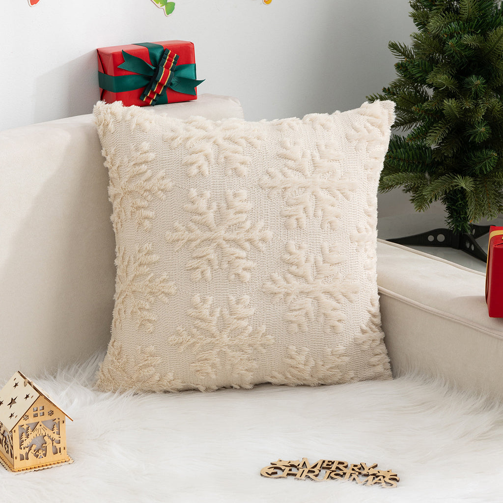 Christmas Tree Faux Fur Cushion Cover – White (45 x 45 cm)