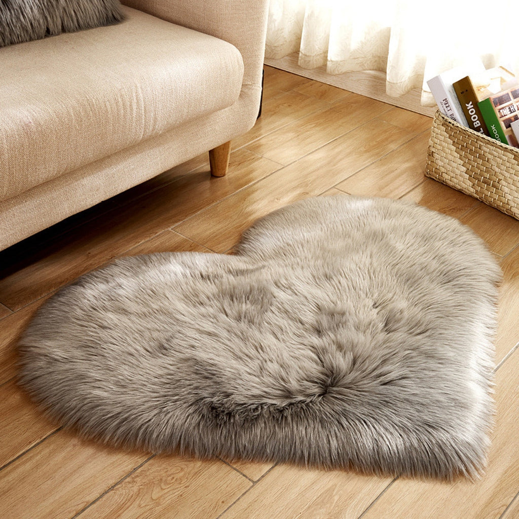 Love Heart Faux Fur Rug – image 3
