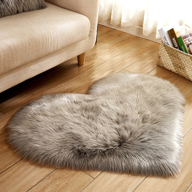 Love Heart Faux Fur Rug – Light Grey