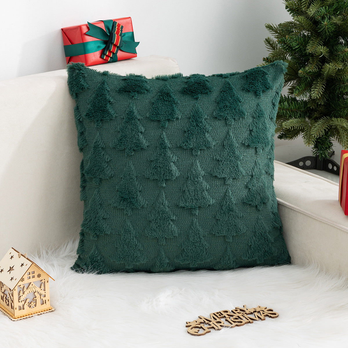 Christmas Tree Faux Fur Cushion Cover – White (45 x 45 cm)