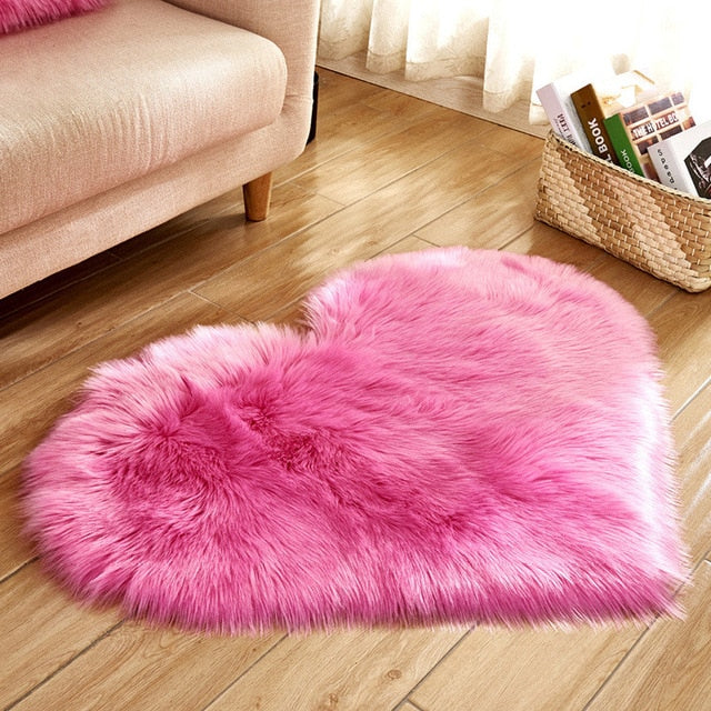 Love Heart Faux Fur Rug – Hot Pink
