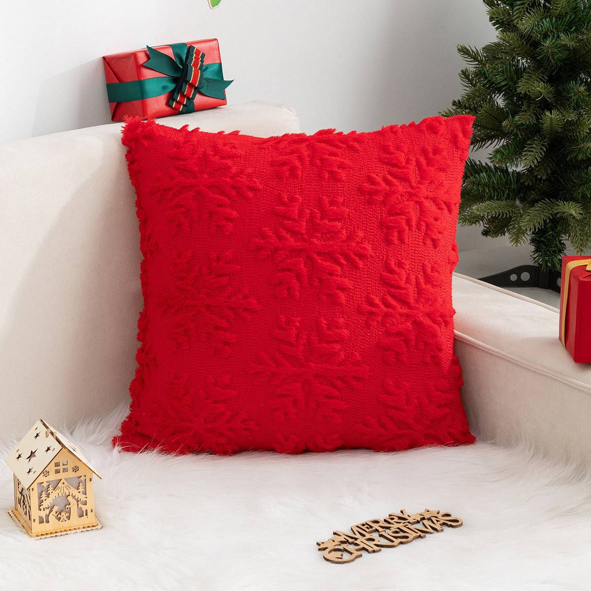 Christmas Tree Faux Fur Cushion Cover – White (45 x 45 cm)